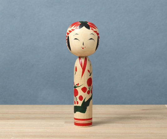 Togatta style kokeshi doll | KOYAMA, Yoshimi 小山芳美工人 | 遠刈田こけし | Togatta style 遠刈田系 | 18.5cm in height from Japan