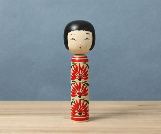 Togatta style kokeshi doll | KOYAMA, Yoshimi 小山芳美工人 | 遠刈田こけし | Togatta style 遠刈田系 | 18.5cm in height from Japan