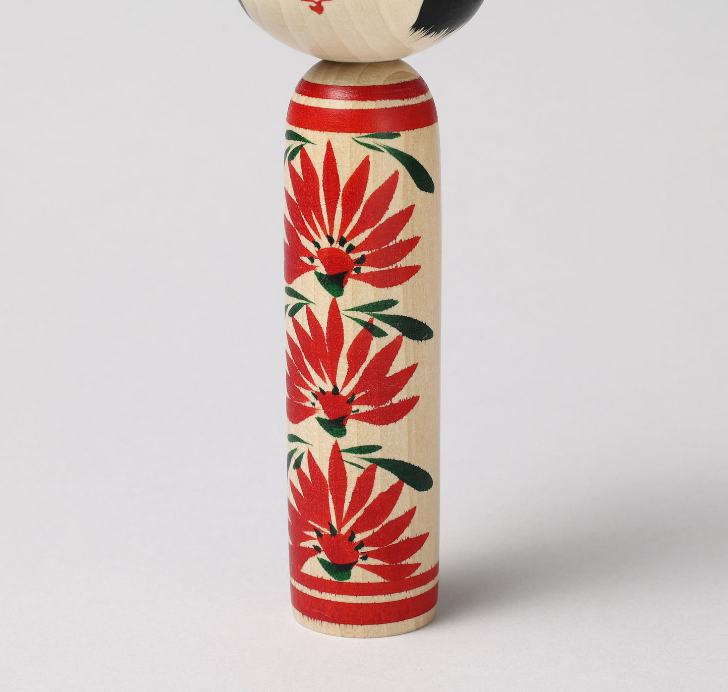 Togatta style kokeshi doll | KOYAMA, Yoshimi 小山芳美工人 | 遠刈田こけし | Togatta style 遠刈田系 | 18.5cm in height from Japan