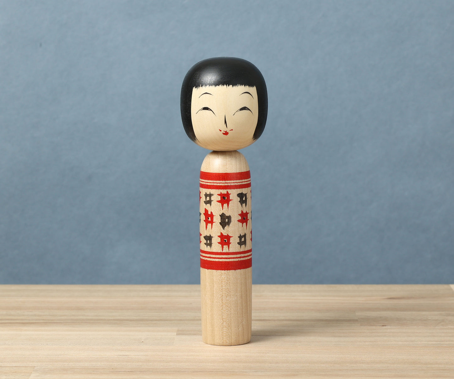 Togatta style kokeshi doll | KOYAMA, Yoshimi 小山芳美工人 | 遠刈田こけし | Togatta style 遠刈田系 | 18.5cm in height from Japan