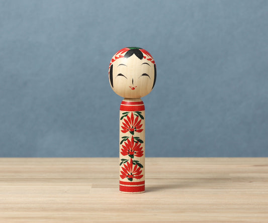 Togatta style kokeshi doll | KOYAMA, Yoshimi 小山芳美工人 | 遠刈田こけし | Togatta style 遠刈田系 | 12.5cm in height from Japan