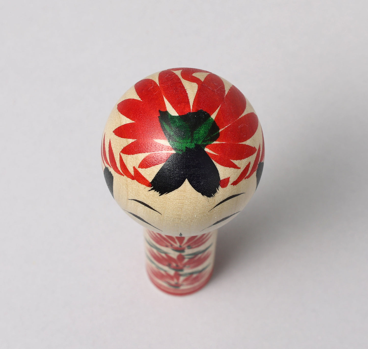 Togatta style kokeshi doll | KOYAMA, Yoshimi 小山芳美工人 | 遠刈田こけし | Togatta style 遠刈田系 | 12.5cm in height from Japan