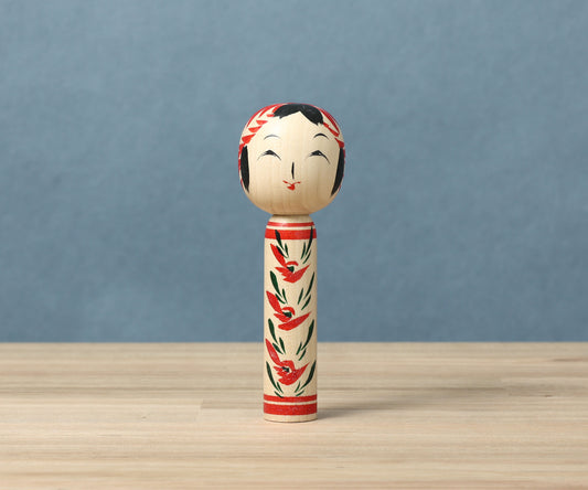 Togatta style kokeshi doll | KOYAMA, Yoshimi 小山芳美工人 | 遠刈田こけし | Togatta style 遠刈田系 | 12.5cm in height from Japan