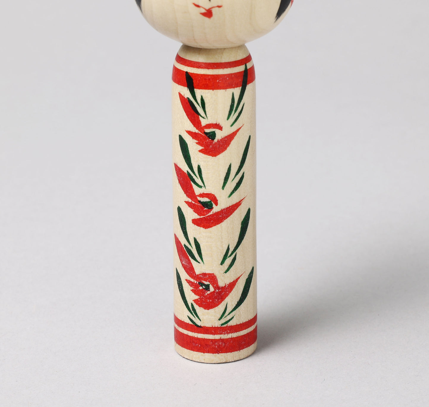 Togatta style kokeshi doll | KOYAMA, Yoshimi 小山芳美工人 | 遠刈田こけし | Togatta style 遠刈田系 | 12.5cm in height from Japan