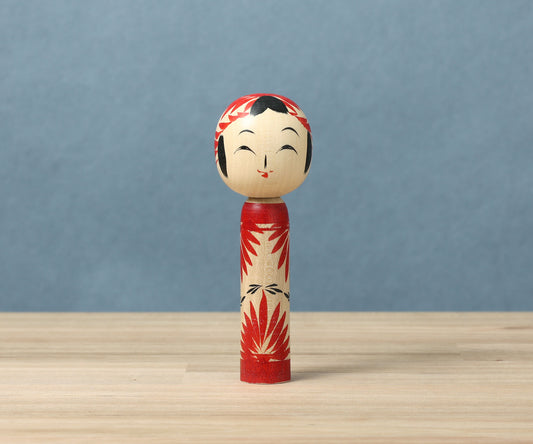 Togatta style kokeshi doll | KOYAMA, Yoshimi 小山芳美工人 | 遠刈田こけし | Togatta style 遠刈田系 | 12.5cm in height from Japan