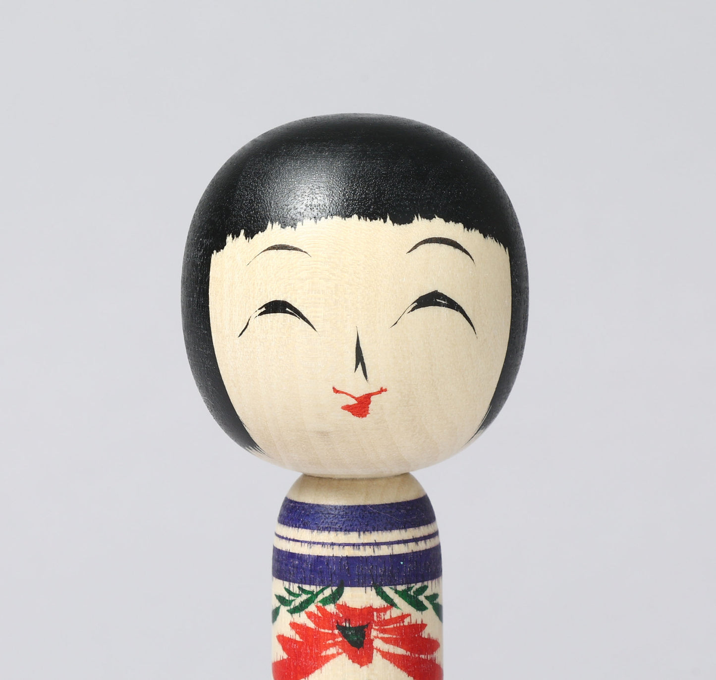 Togatta style kokeshi doll | KOYAMA, Yoshimi 小山芳美工人 | 遠刈田こけし | Togatta style 遠刈田系 | 12.5cm in height from Japan