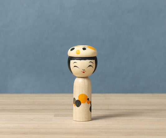 Boushi-hat kokeshi doll | KOYAMA, Yoshimi 小山芳美工人 | 帽子こけし | Togatta style 遠刈田系 | 7.5cm in height from Japan