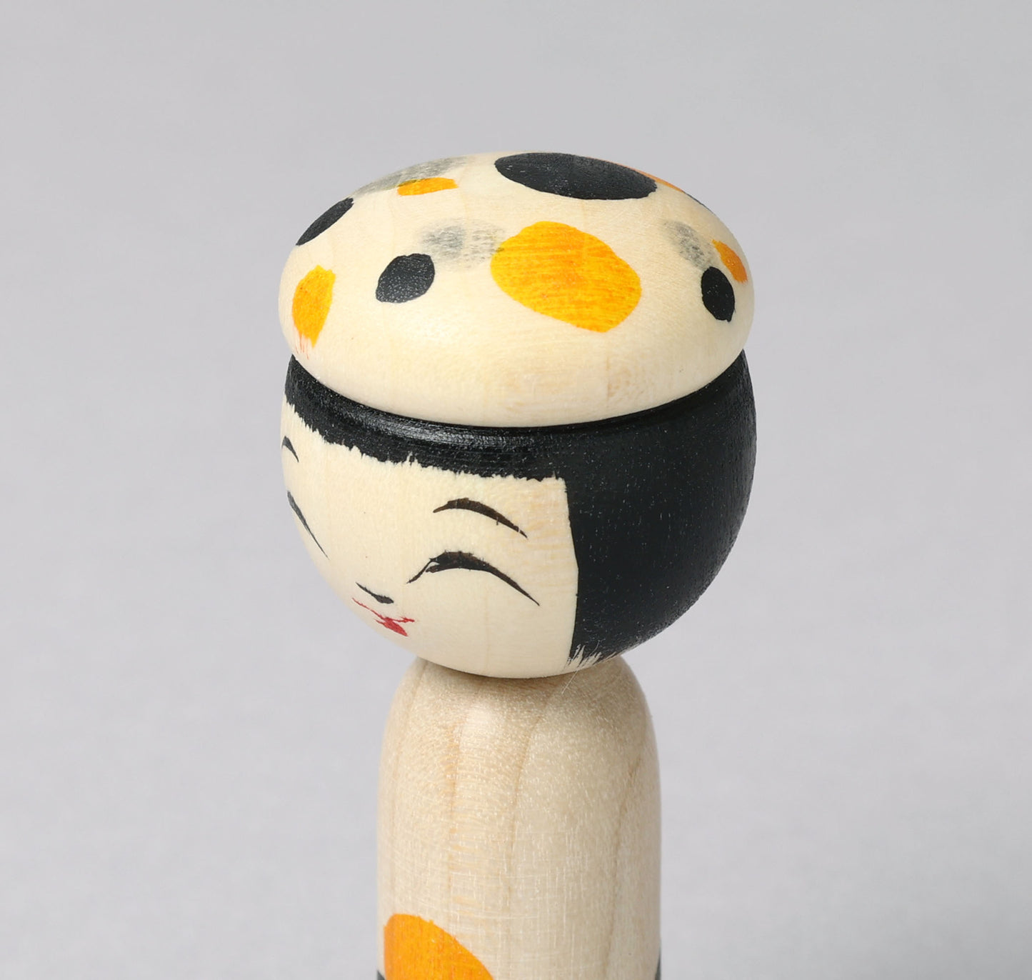 KOYAMA, Yoshimi 小山芳美工人 | Boushi-hat kokeshi doll 帽子こけし | Togatta style 遠刈田系 | 7.5cm in height
