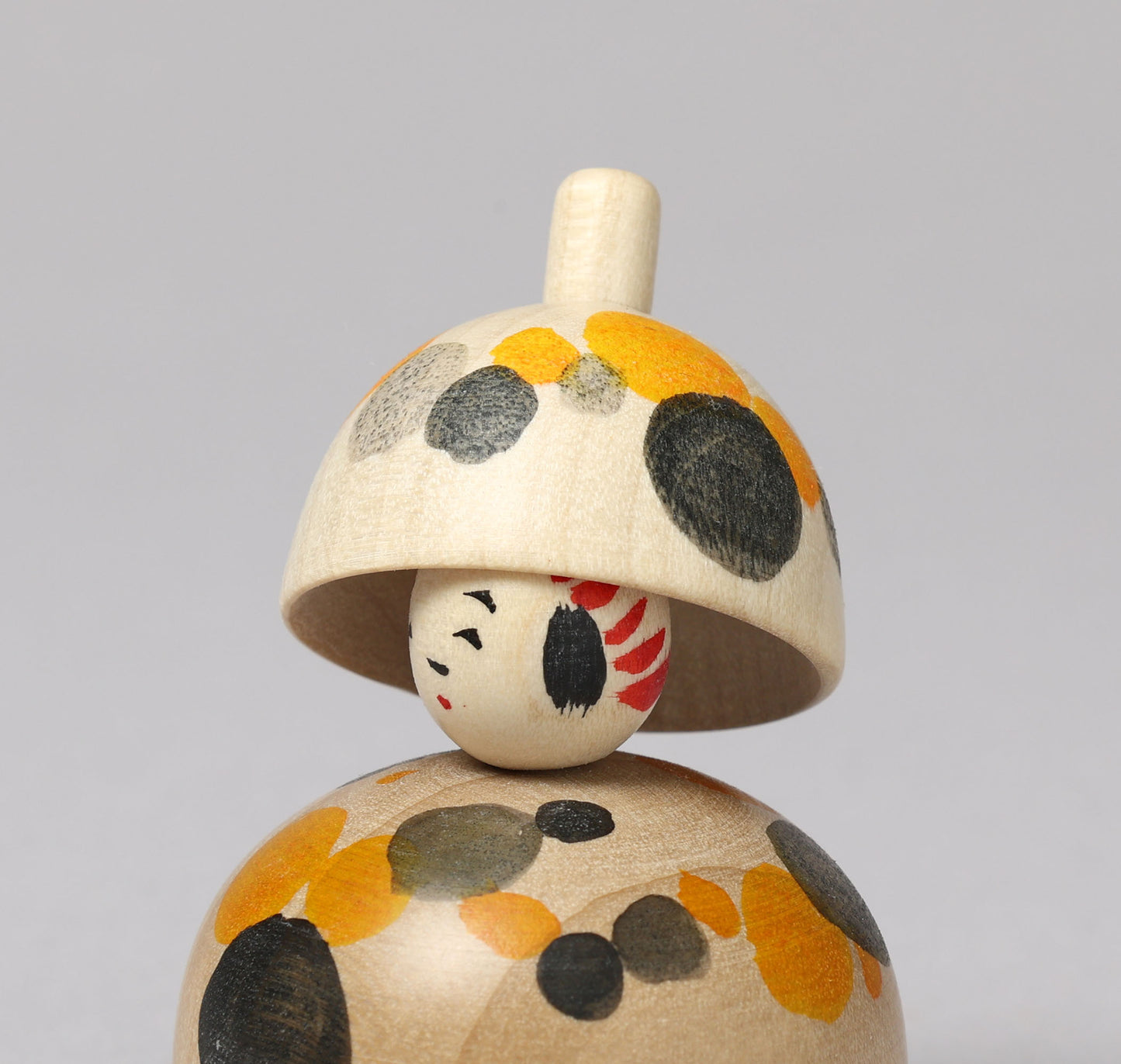 Kasa-umbrella kokeshi doll | KOYAMA, Yoshimi 小山芳美工人 | 傘こけし | Togatta style 遠刈田系 | 6cm in height from Japan