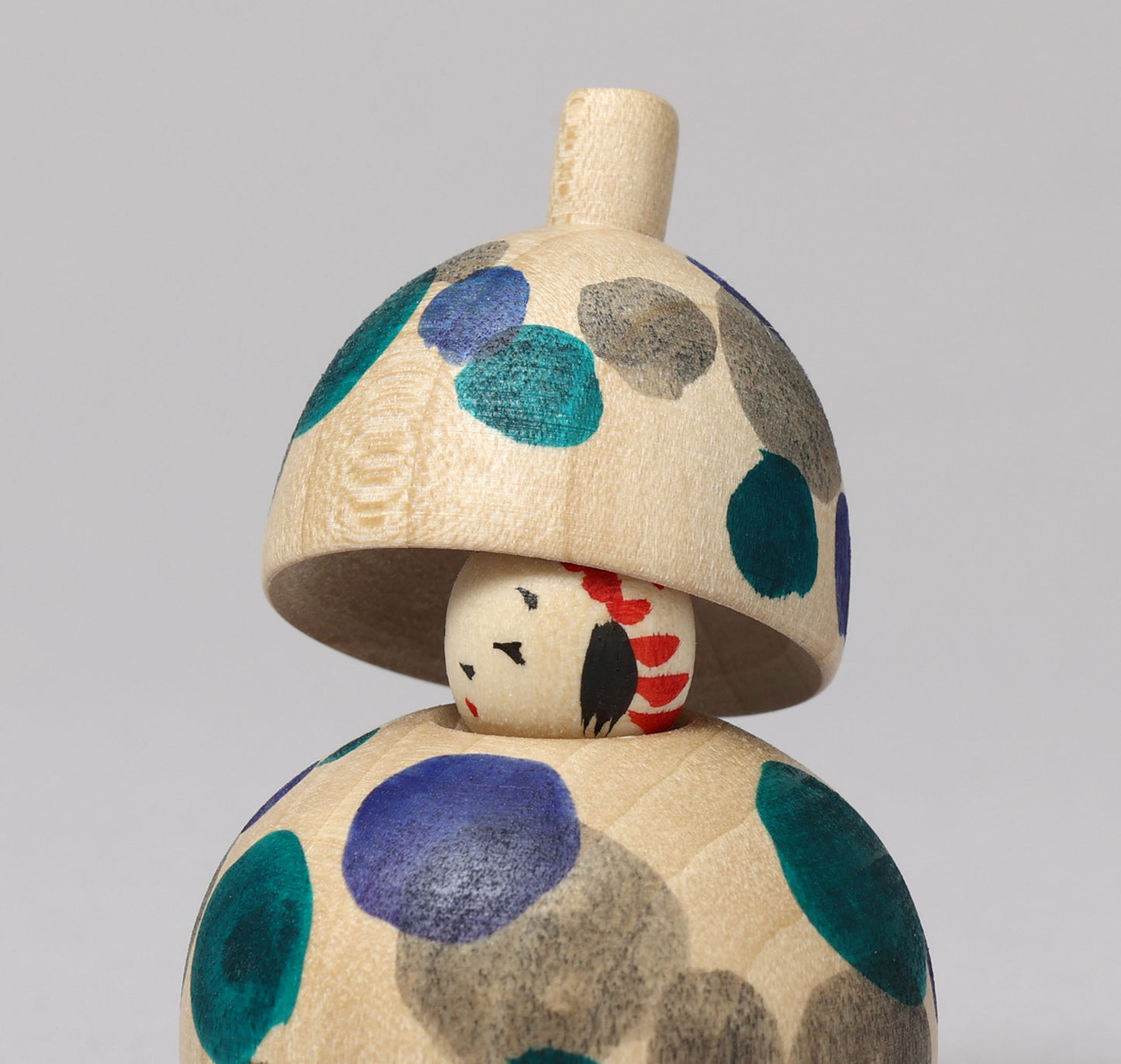 Kasa-umbrella kokeshi doll | KOYAMA, Yoshimi 小山芳美工人 | 傘こけし | Togatta style 遠刈田系 | 6cm in height from Japan