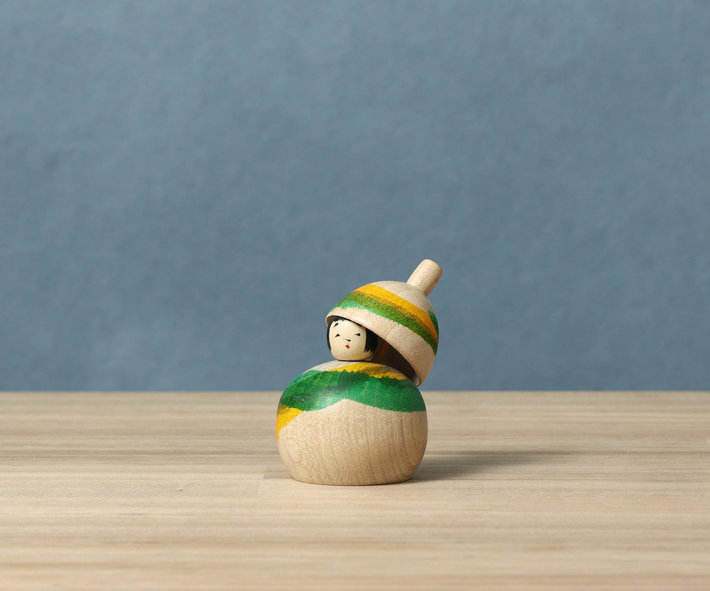 Kasa-umbrella kokeshi doll | KOYAMA, Yoshimi 小山芳美工人 | 傘こけし | Togatta style 遠刈田系 | 6cm in height from Japan