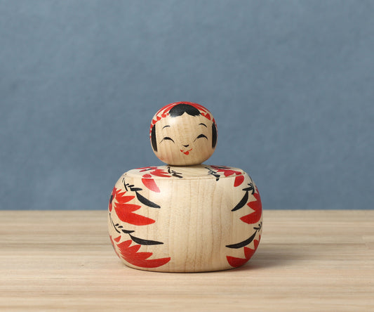 Container style Ejiko kokeshi doll | KOYAMA, Yoshimi 小山芳美工人 | えじここけし | Togatta style 遠刈田系 | 8.5cm in height from Japan