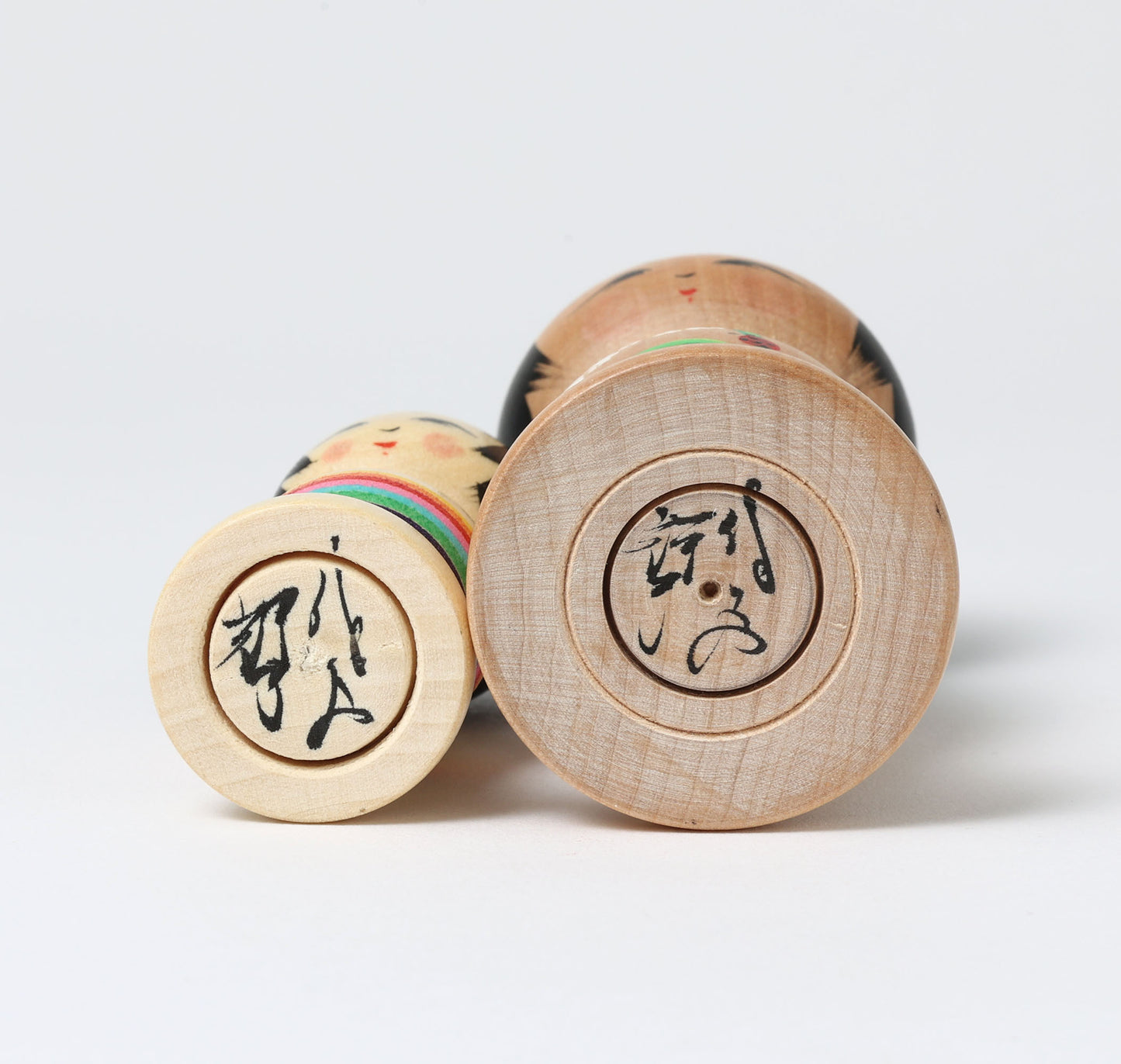 HIRAGA, Teruyuki 平賀輝幸工人 | set of 2 kokeshi dolls-lily of the valley and mini rainbow kokeshi dolls すずらんと虹のミニこけし |  Sakunami style 作並系 | 10.5cm in height
