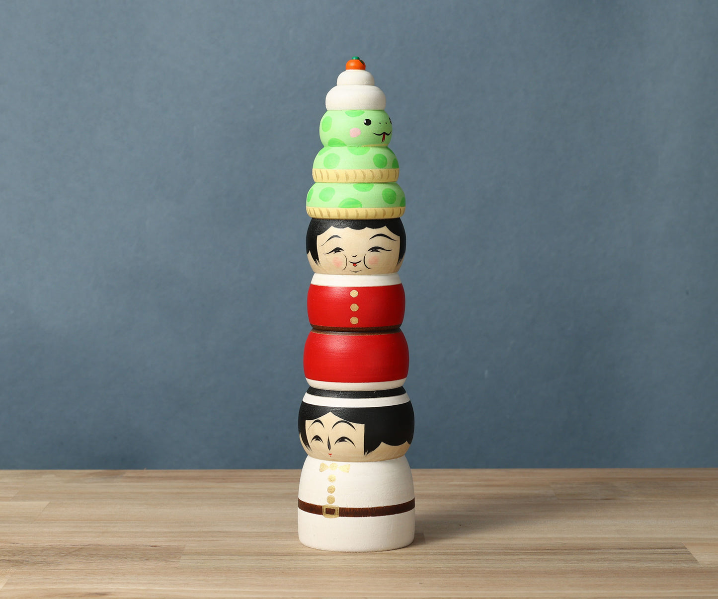 Christmas kokeshi doll 'Santa Claus and kagamimochi' | HIRAGA, Teruyuki 平賀輝幸 | サンタクロースと鏡餅こけし | Sakunami style 作並系 | 25cm in height