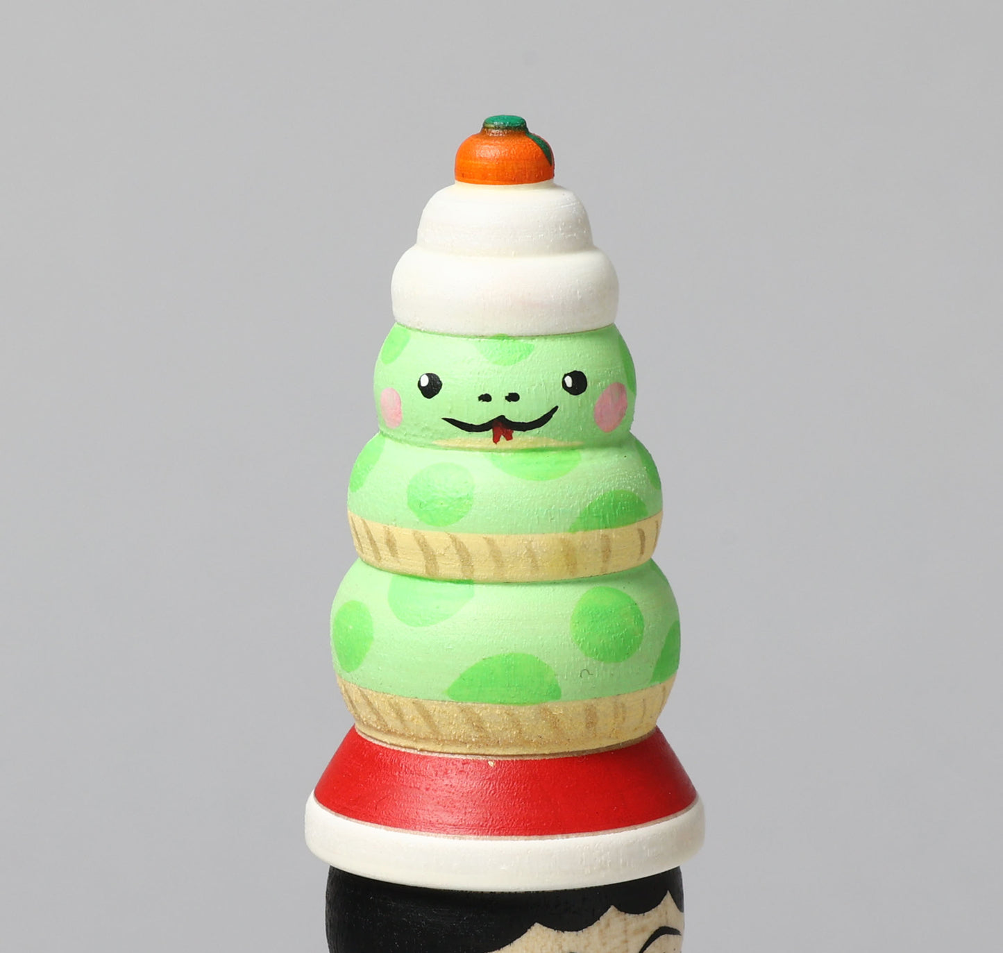 Christmas kokeshi dolls 'Santa Claus and kagamimochi' | HIRAGA, Teruyuki 平賀輝幸 | Wooden Christmas tree - クリスマスツリー | Sakunami style 作並系