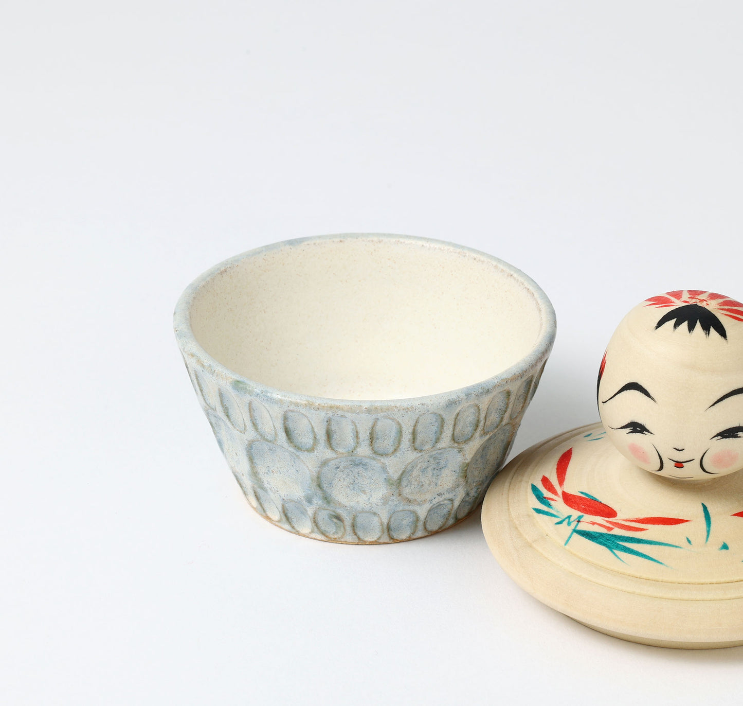 HIRAGA, Teruyuki 平賀輝幸工人 | kokeshi lid with pottery こけし蓋の器 |  Sakunami style 作並系 | 9cm in height