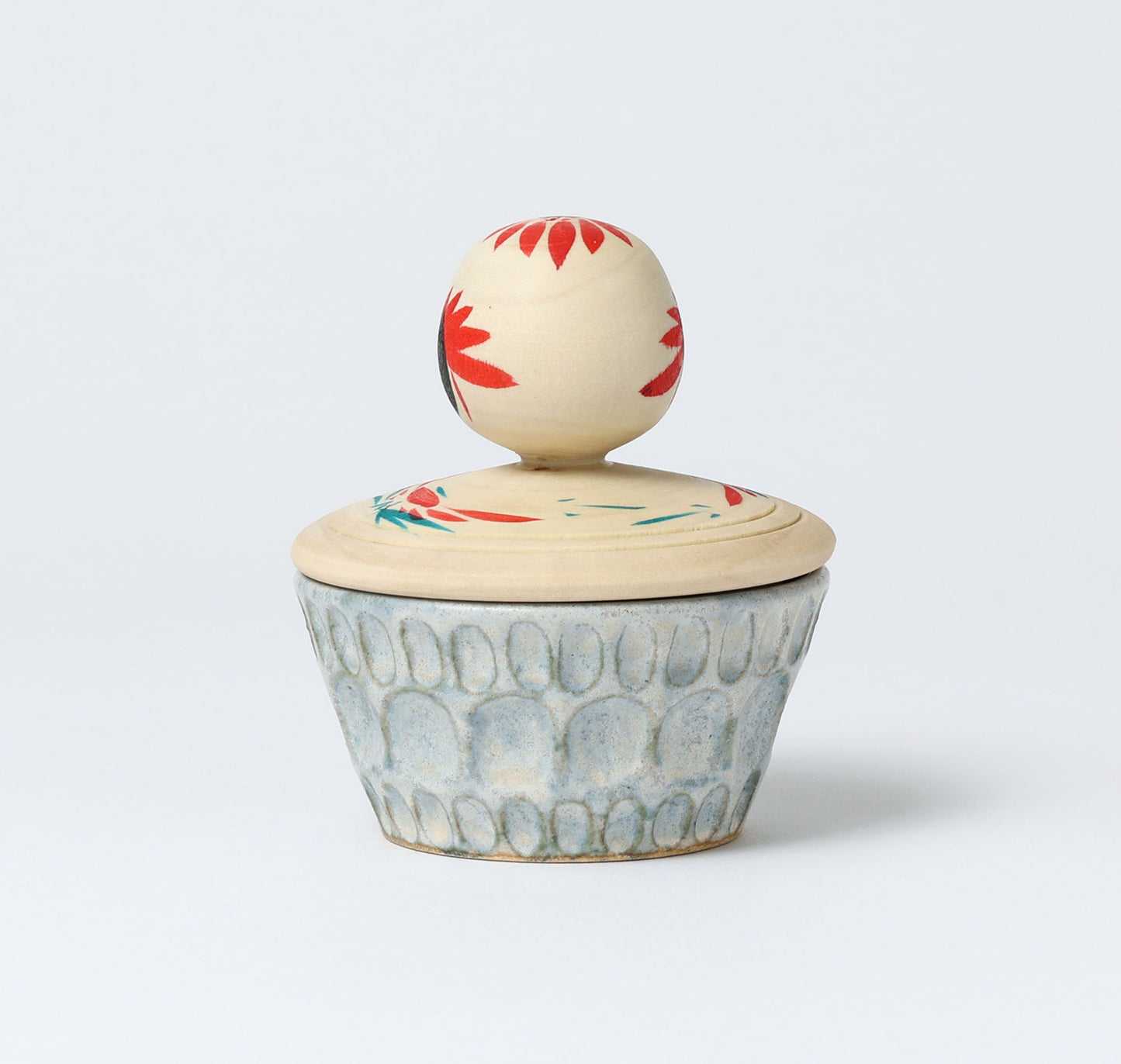 HIRAGA, Teruyuki 平賀輝幸工人 | kokeshi lid with pottery こけし蓋の器 |  Sakunami style 作並系 | 9cm in height