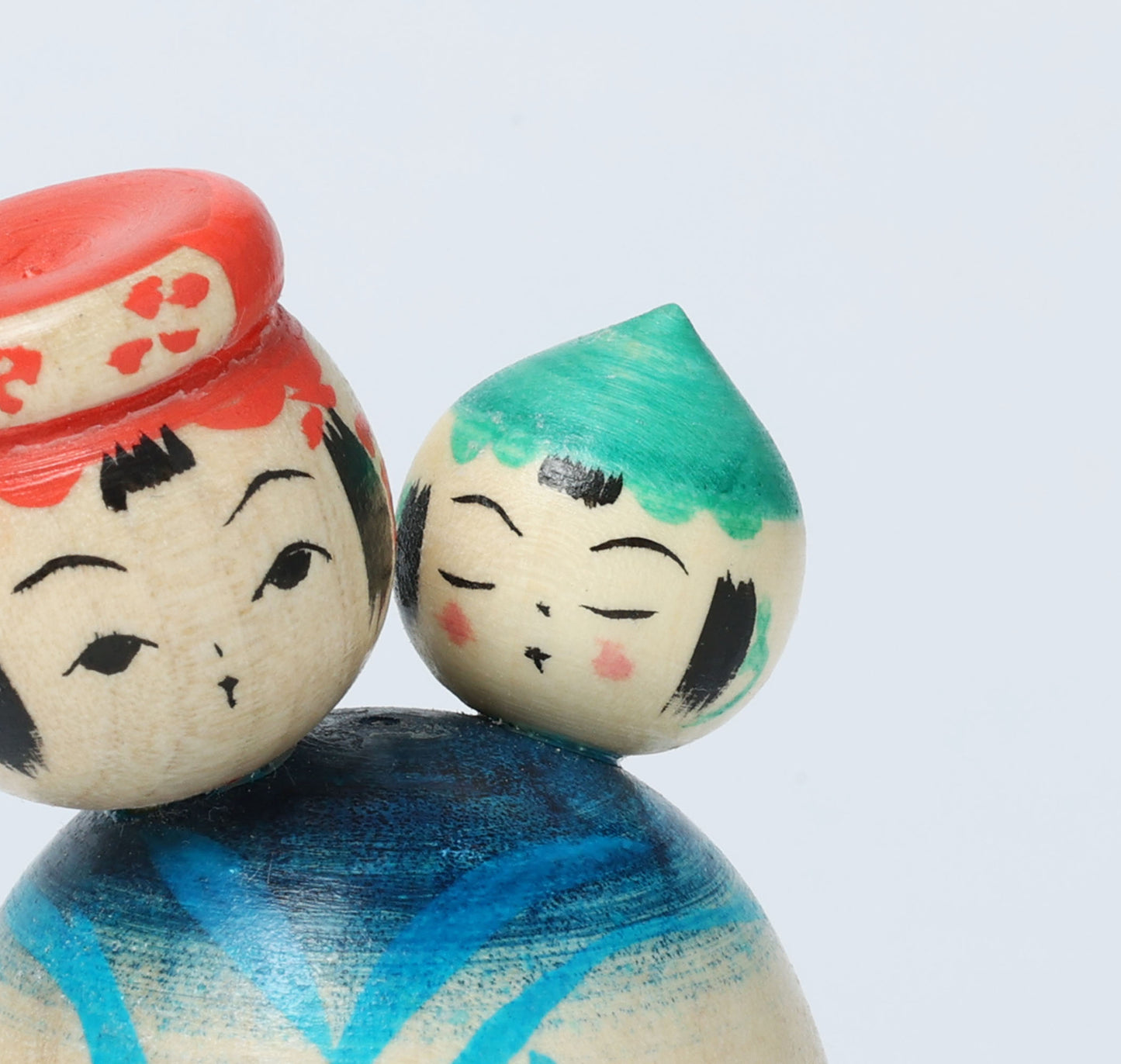 子守りこけし | 新山真由美工人 | 弥治郎系 |高さ10cm