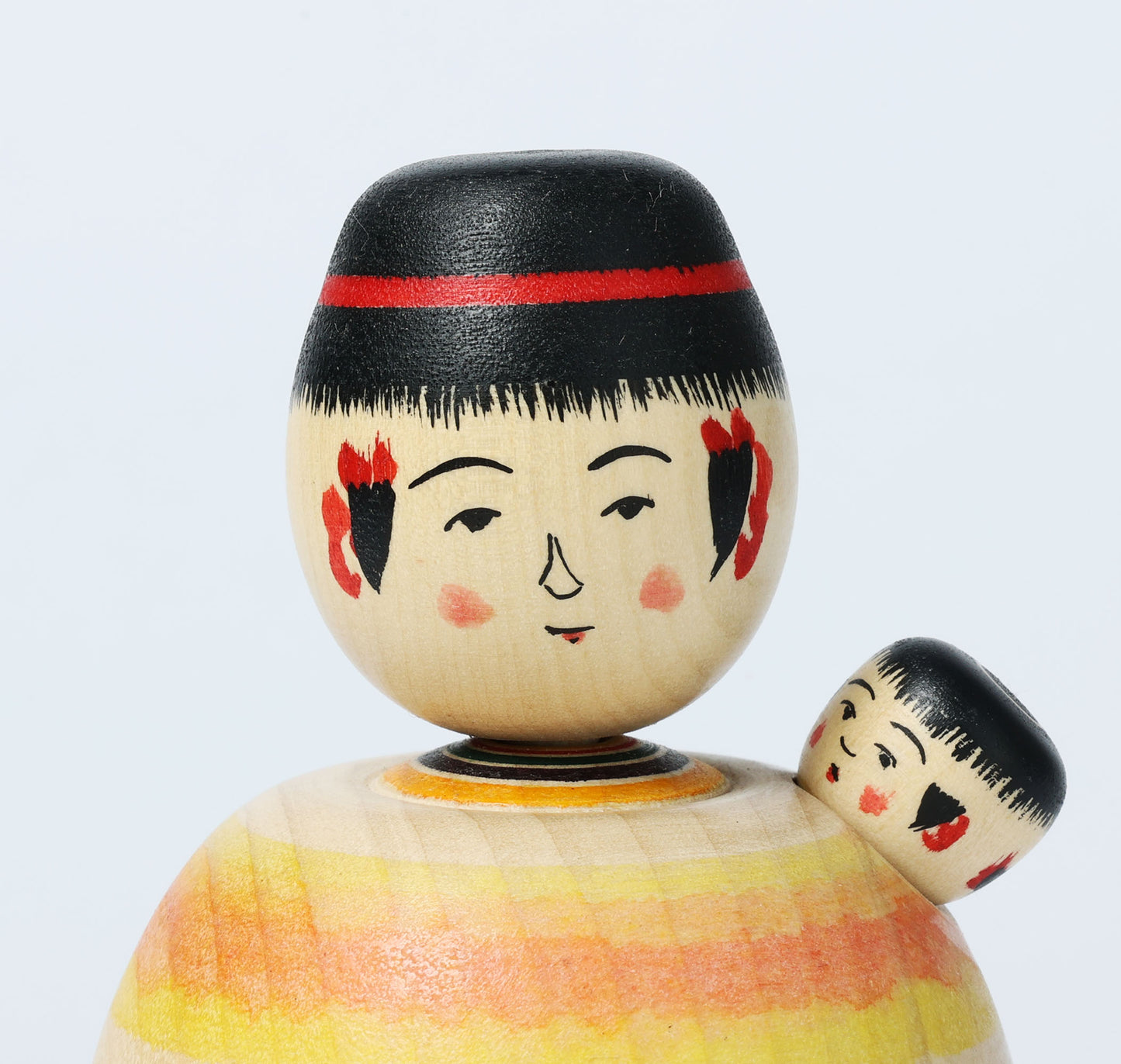 子守りこけし | 佐藤誠孝工人 | 弥治郎系 |高さ11.5cm
