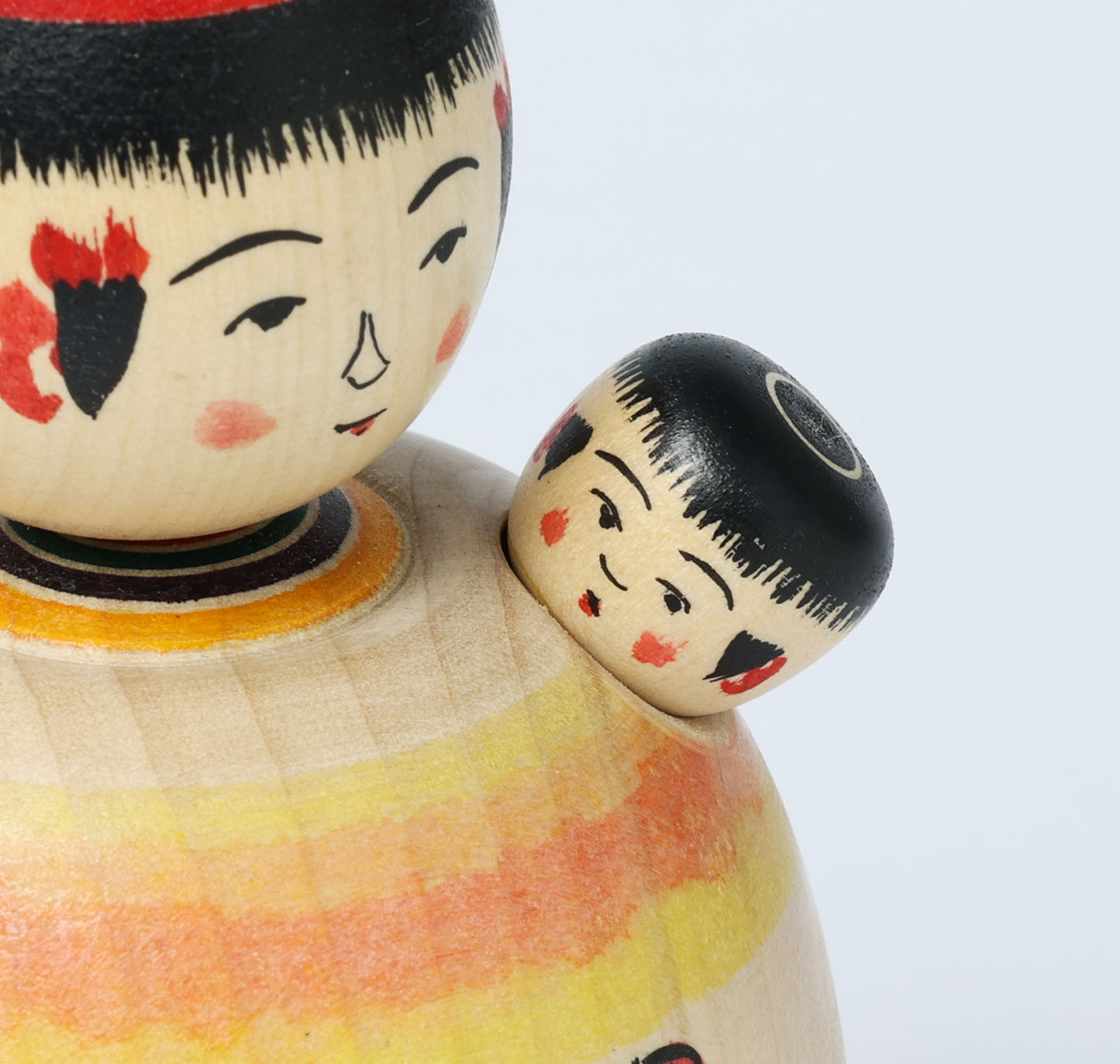 子守りこけし | 佐藤誠孝工人 | 弥治郎系 |高さ11.5cm