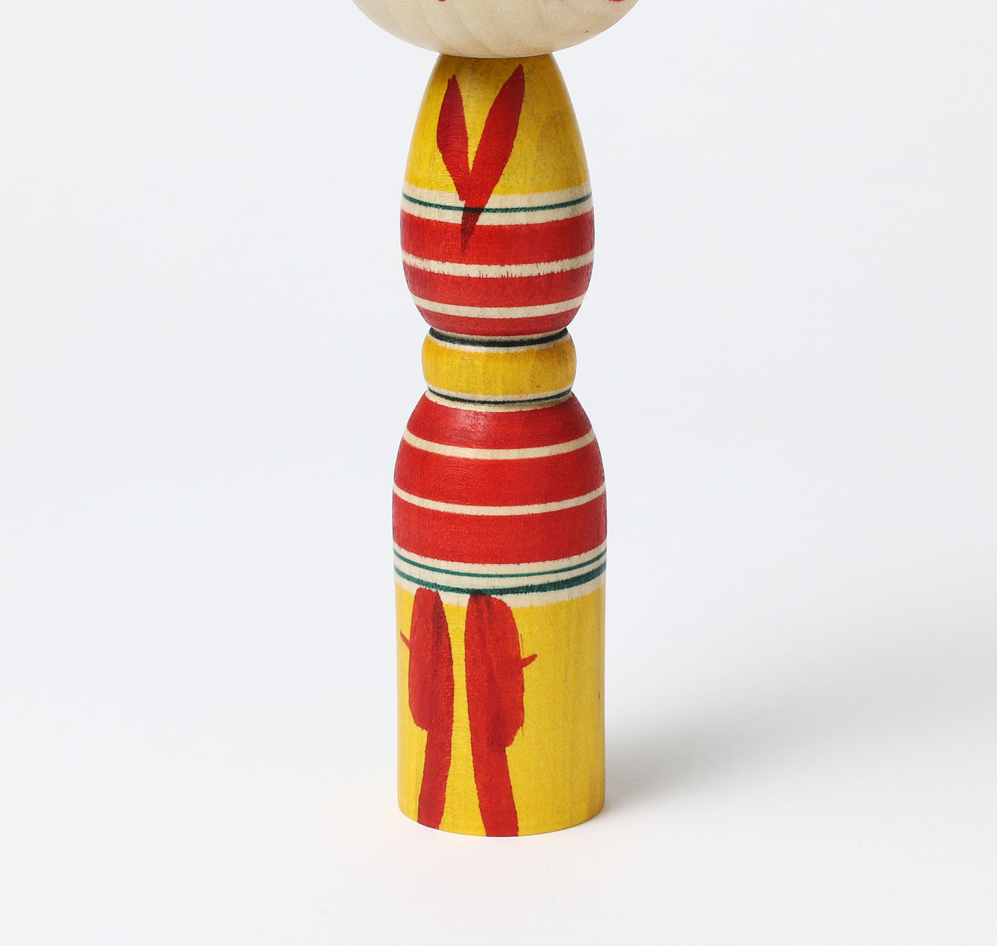 IKEUCHI, Shione 池内潮音工人 | Dento-traditional style kokeshi doll 伝統こけし | Yajiro style 弥治郎系 | 18cm in height