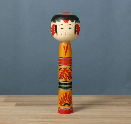 A dento-traditional Yajiro style kokeshi doll, by Atsushi Kimura.