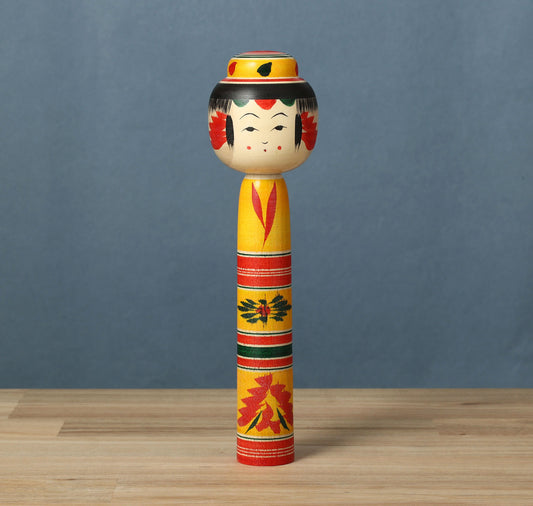 A dento-traditional Yajiro style kokeshi doll, by Atsushi Kimura.