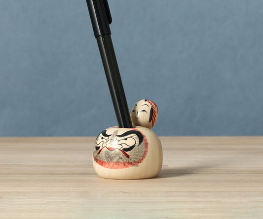 Daruma kokeshi doll-pen holder だるまペン立て | HAYASAKA, Masahiro 早坂政弘工人 | Togatta style 遠刈田系 | 5.5cm in height