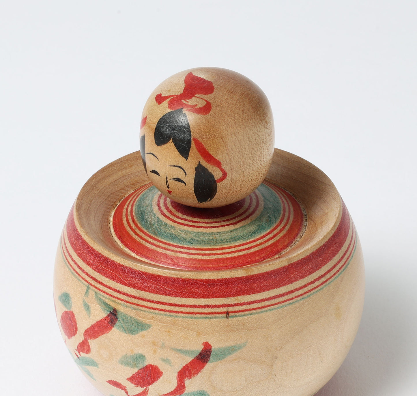 Vintage ejiko kokeshi doll 古品えじここけし | HIRAGA, Kenjiro 平賀謙次郎工人 |  Sakunami style 作並系 | 9cm in height