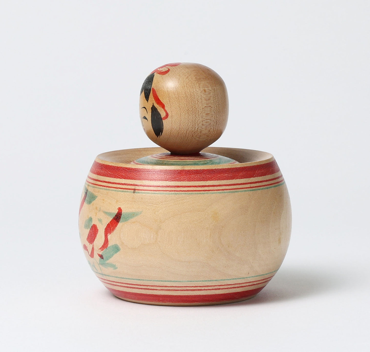 Vintage ejiko kokeshi doll 古品えじここけし | HIRAGA, Kenjiro 平賀謙次郎工人 |  Sakunami style 作並系 | 9cm in height