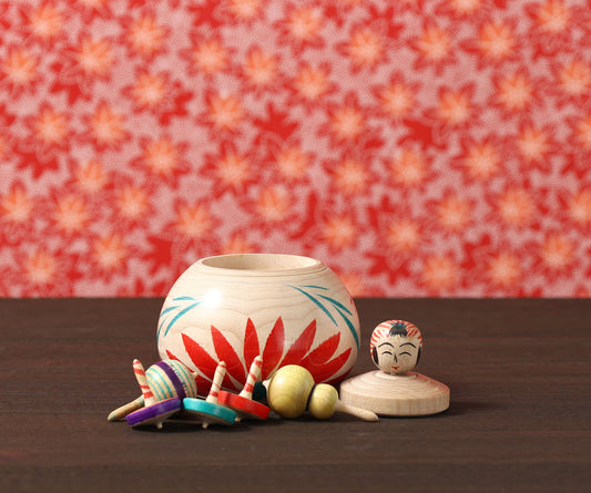 Vintage ejiko kokeshi with spinning tops  えじここけし, by SATO, Norio (1948-1995) 佐藤憲雄工人 | Togatta style 遠刈田系