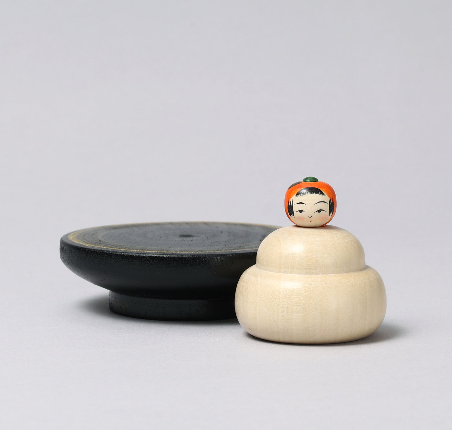 New Year kokeshi doll 'kagamimochi' | KAKIZAWA, Yoshinobu 柿澤是伸 | 鏡餅こけし | Naruko style 鳴子系 | 7cm in height