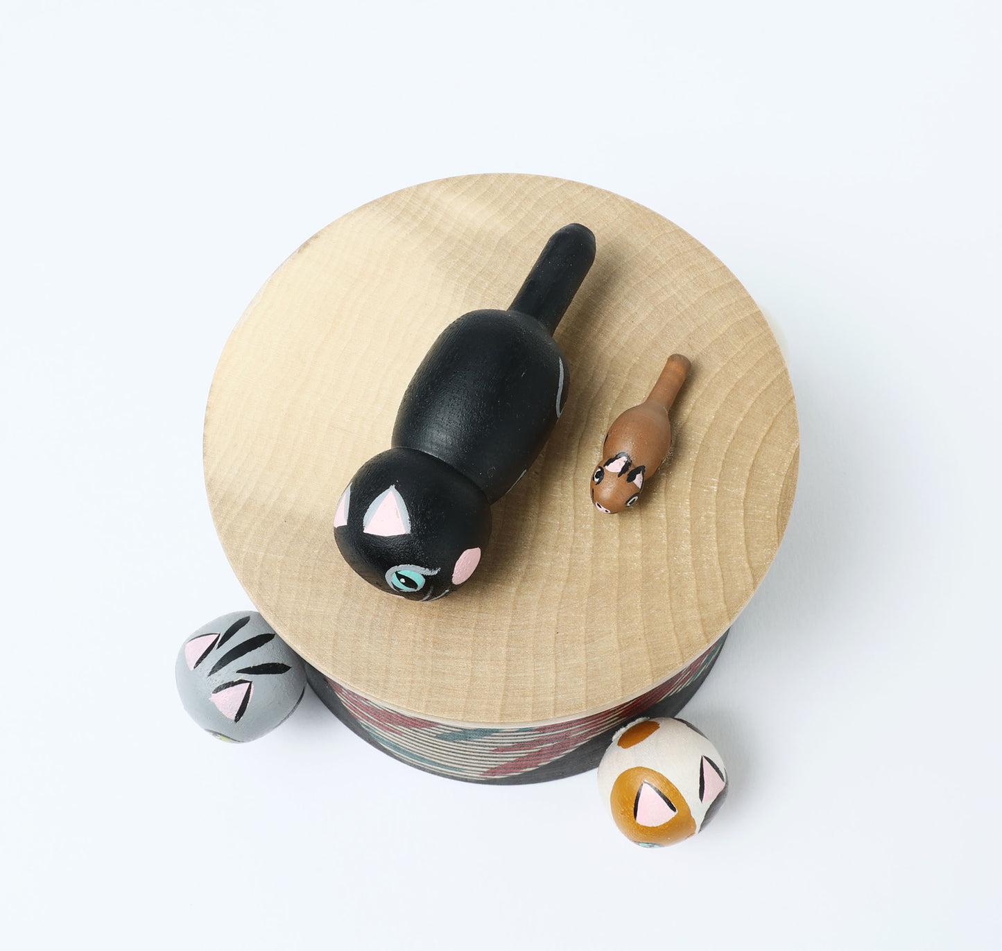 Kotatsu neko ejiko kokeshi doll-3 こたつ猫えじこ |  HIRAGA, Teruyuki 平賀輝幸工人 | 9cm in height