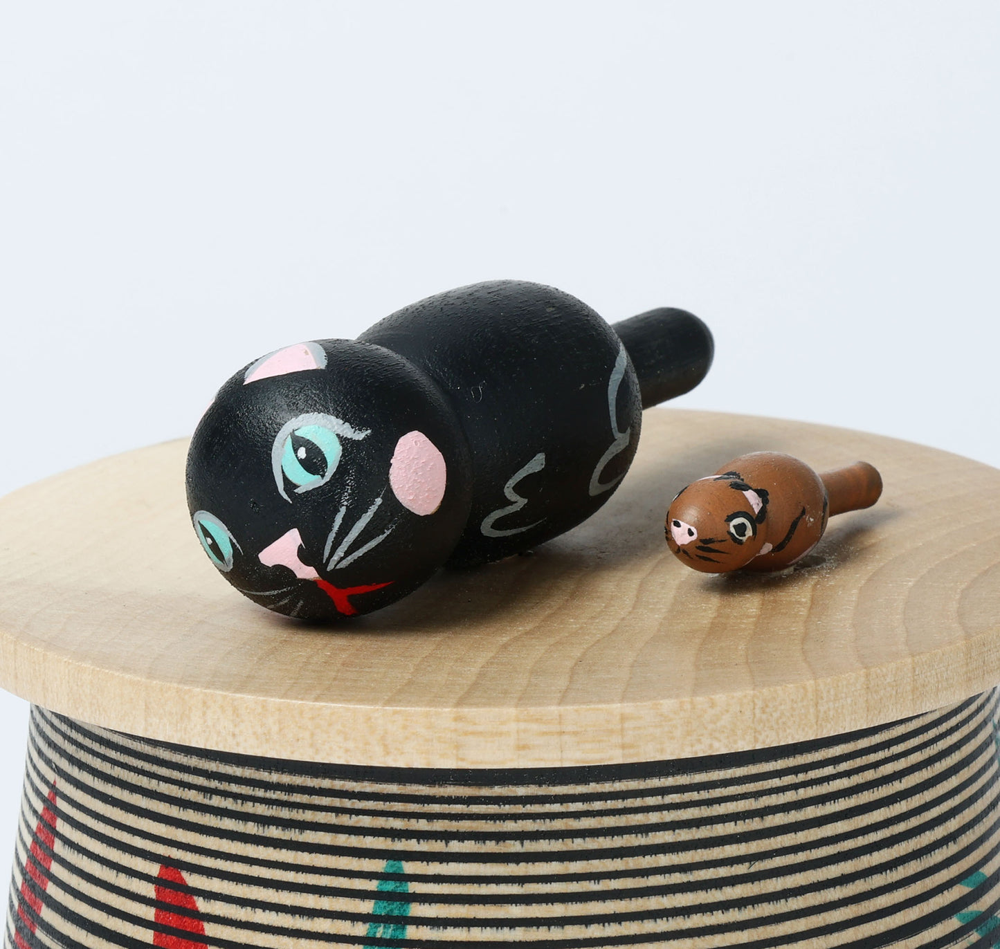 Kotatsu neko ejiko kokeshi doll-3 こたつ猫えじこ |  HIRAGA, Teruyuki 平賀輝幸工人 | 9cm in height