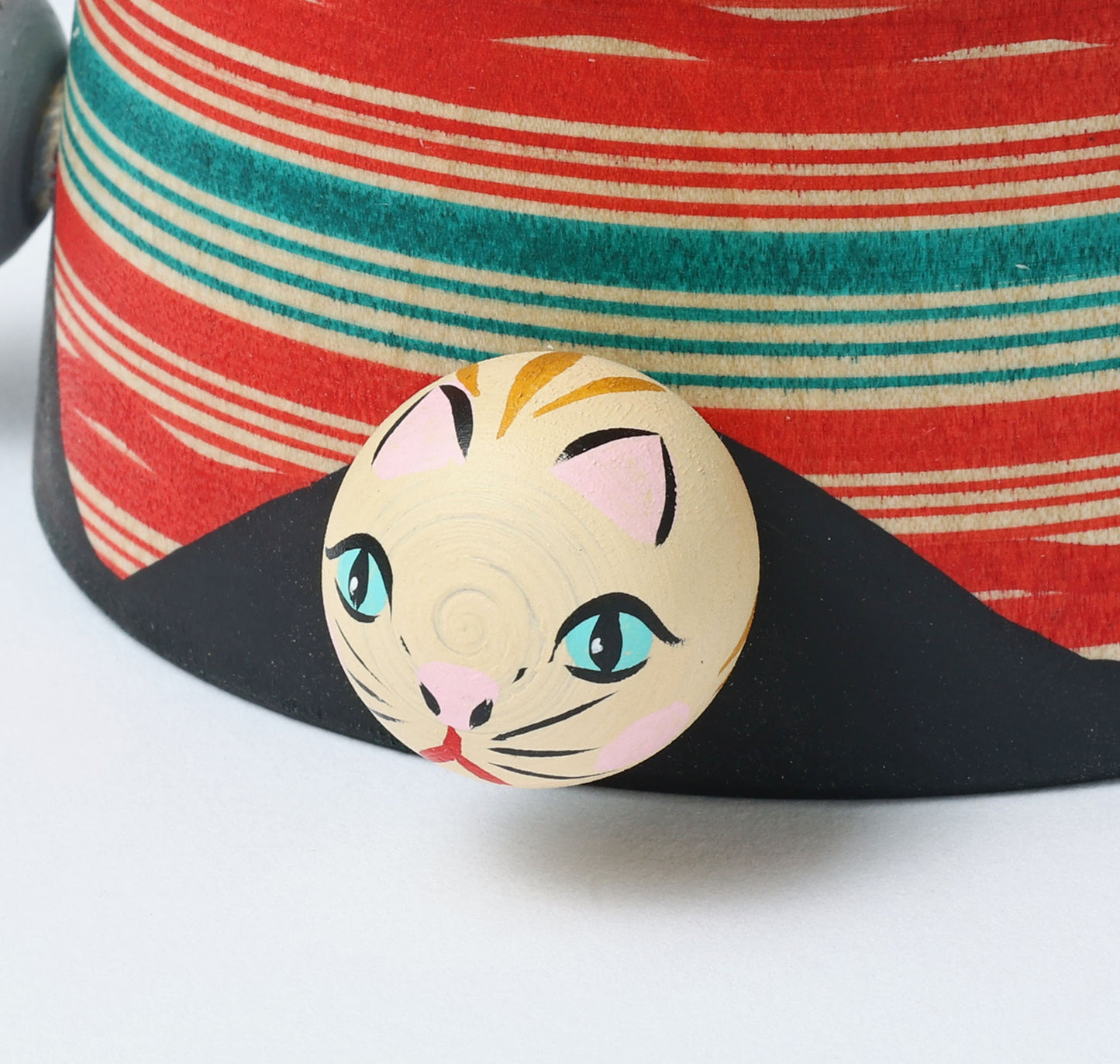 Kotatsu neko ejiko kokeshi doll-1 こたつ猫えじこ |  HIRAGA, Teruyuki 平賀輝幸工人 | 9cm in height