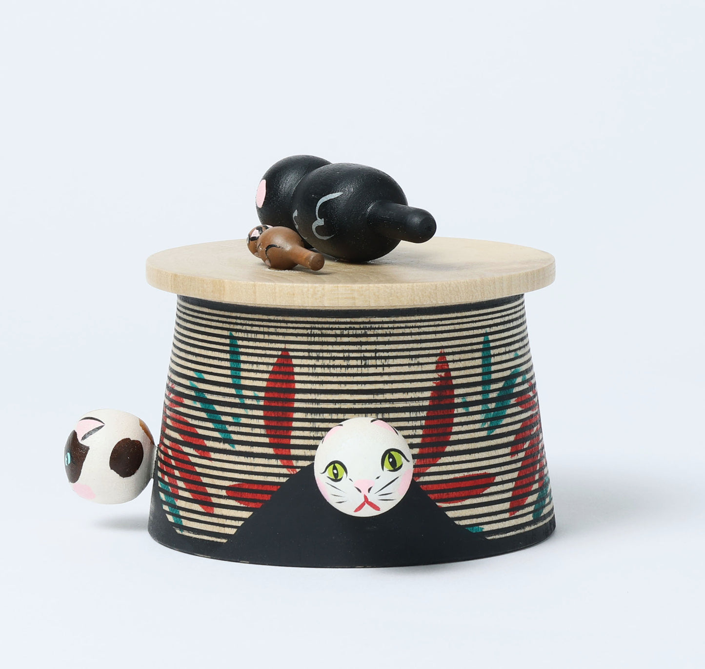 Kotatsu neko ejiko kokeshi doll-3 こたつ猫えじこ |  HIRAGA, Teruyuki 平賀輝幸工人 | 9cm in height