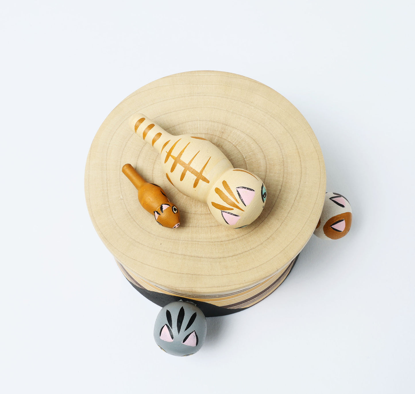 Kotatsu neko ejiko kokeshi doll-2 こたつ猫えじこ |  HIRAGA, Teruyuki 平賀輝幸工人 | 9cm in height