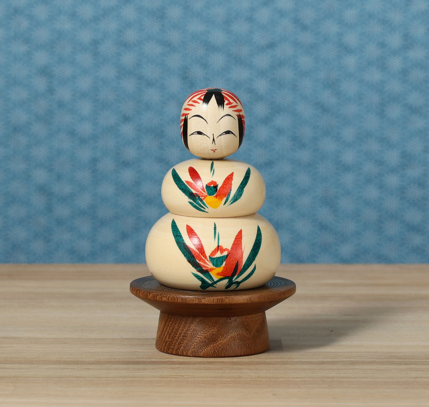 Kagamimochi kokeshi doll on a plate-05 | HAYASAKA, Masahiro | 10cm in height