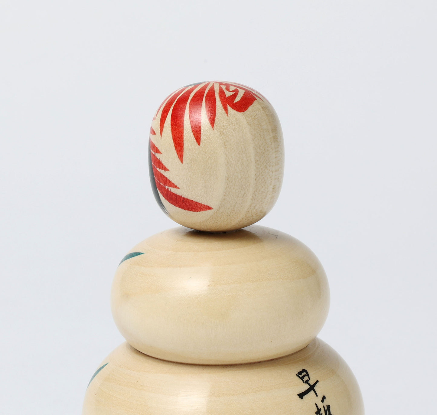 Kagamimochi kokeshi doll on a plate-05 | HAYASAKA, Masahiro | 10cm in height