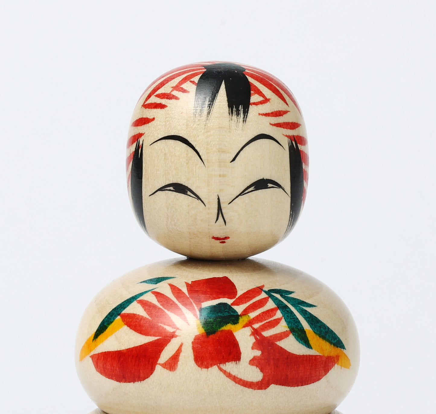Kagamimochi kokeshi doll on a plate-08 | HAYASAKA, Masahiro | 10cm in height