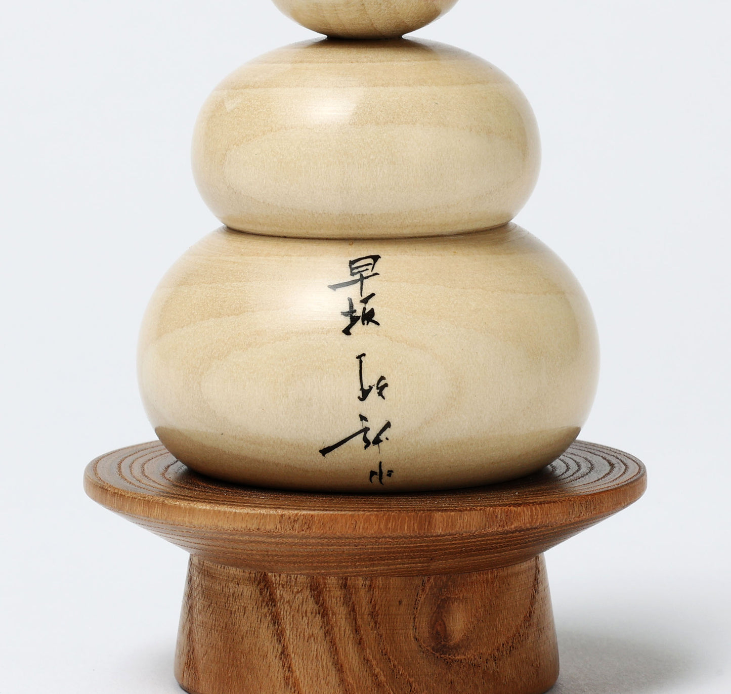 Kagamimochi kokeshi doll on a plate-08 | HAYASAKA, Masahiro | 10cm in height