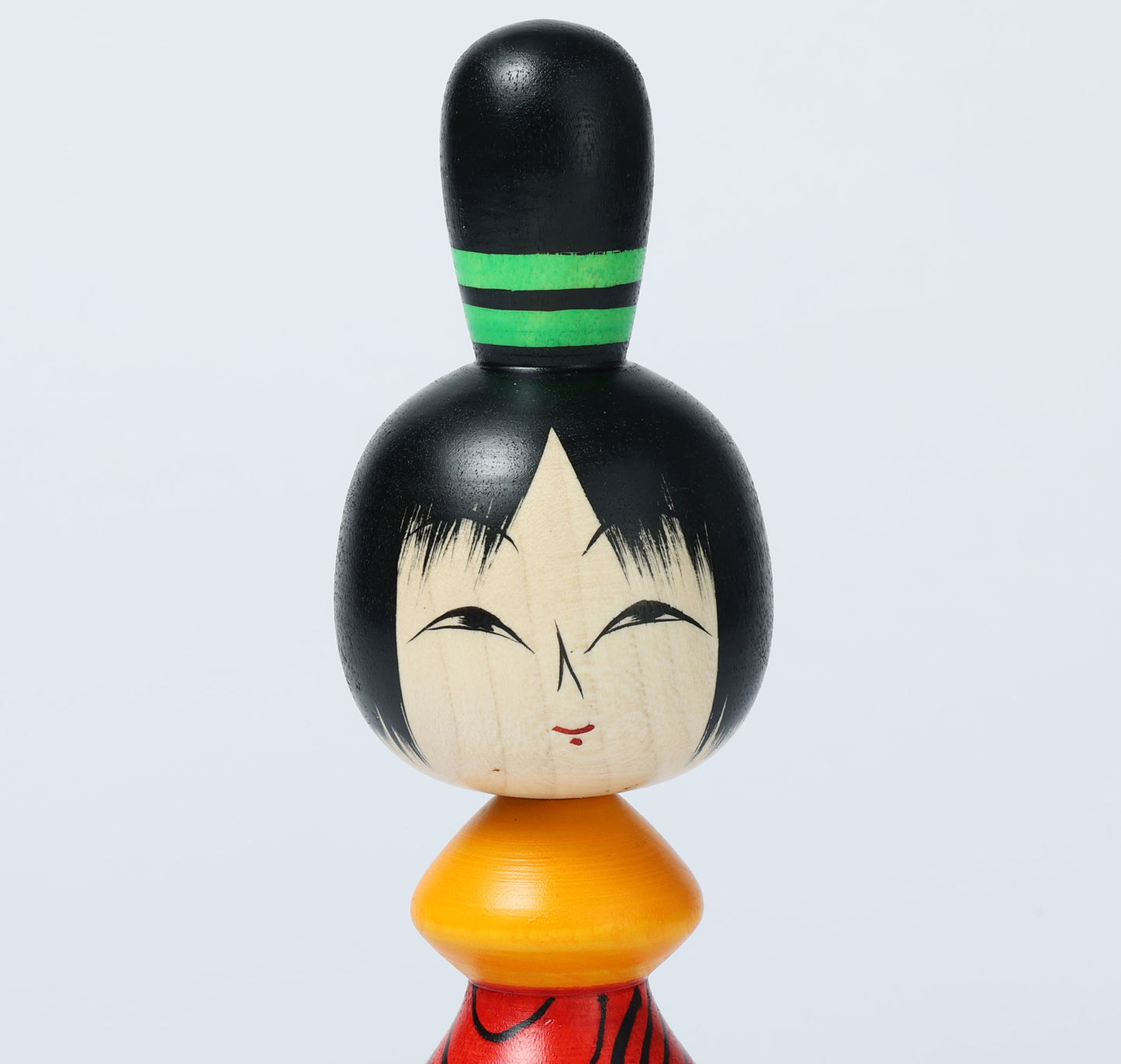Mokume-wood grain kokeshi doll 木目こけし | HAYASAKA, Masahiro 早坂政弘工人 | Togatta style 遠刈田系 | 15cm in height