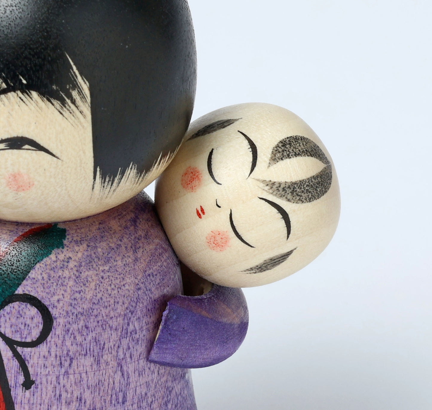 Komori-Babysitting kokeshi doll 子守りこけし | HAYASAKA, Masahiro 早坂政弘工人 | Togatta style 遠刈田系 | 9cm in height