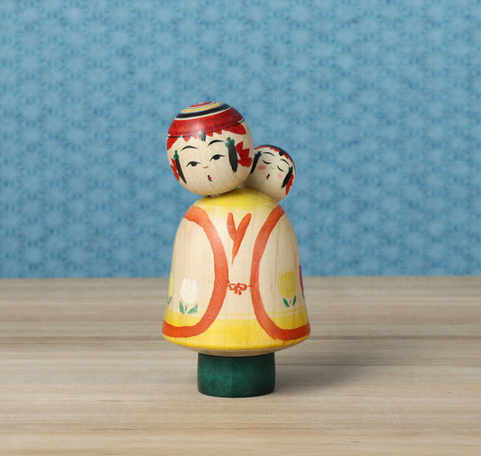 Komori-Babysitting kokeshi doll-4 子守りこけし | IKEUCHI, Shione 池内潮音工人 | Yajiro style 弥治郎系 | 10cm in height