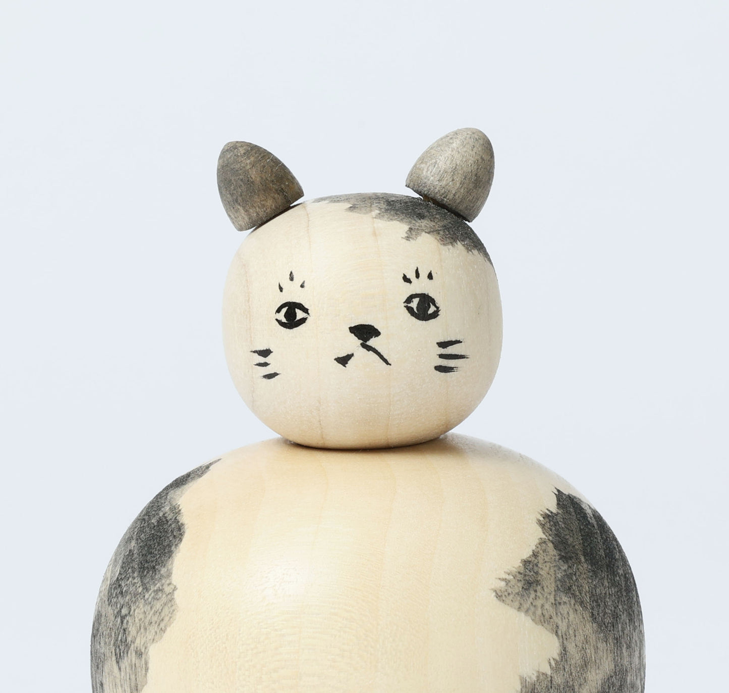 Cat kokeshi doll-11 猫こけし | KOYAMA, Yoshimi 小山芳美工人 | Togatta style 遠刈田系 | 7.5cm in height
