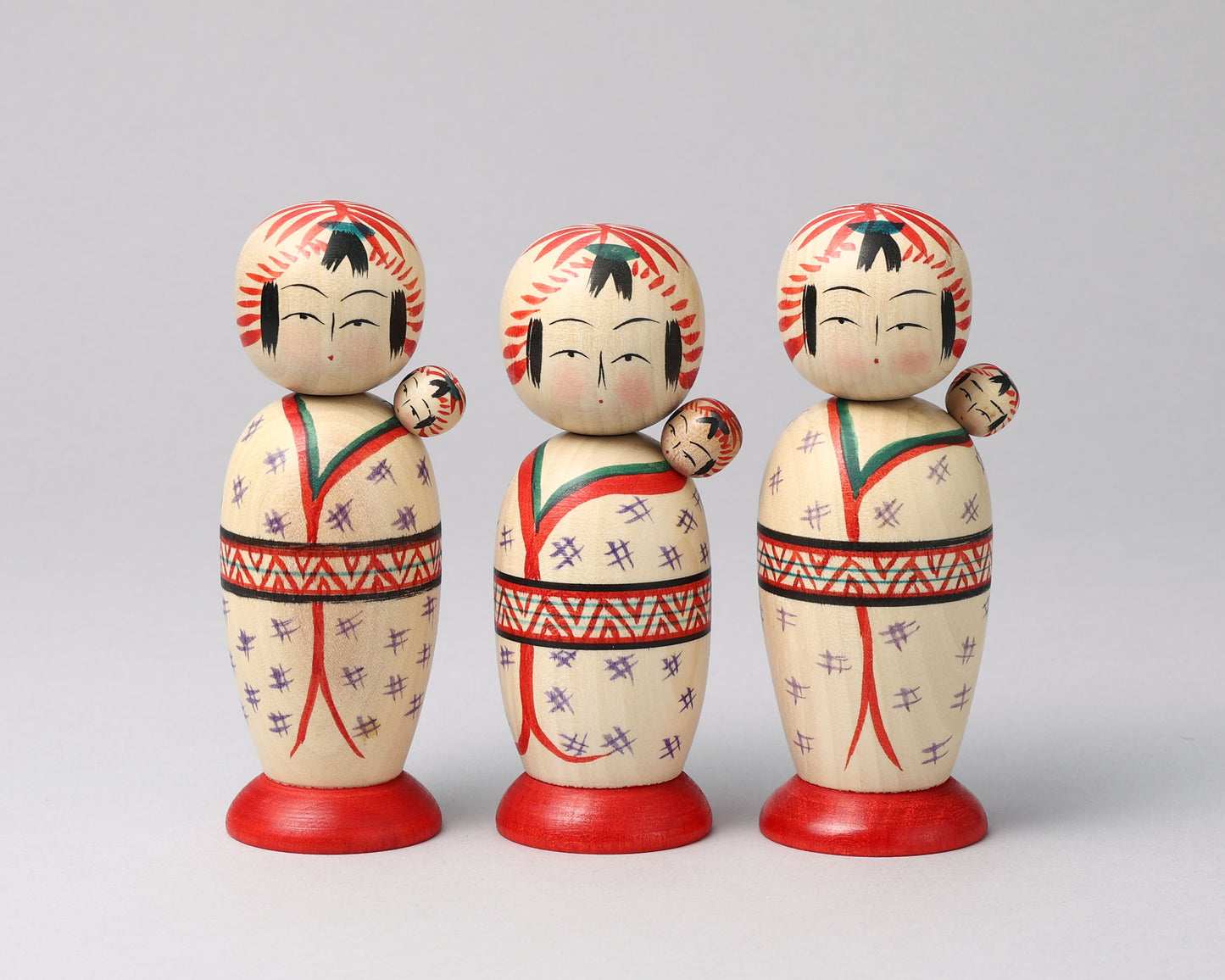 Komori-baby sitting kokeshi doll-子守りこけし | Yoshio OGASAWARA-Togatta style 小笠原義雄 (遠刈田系)