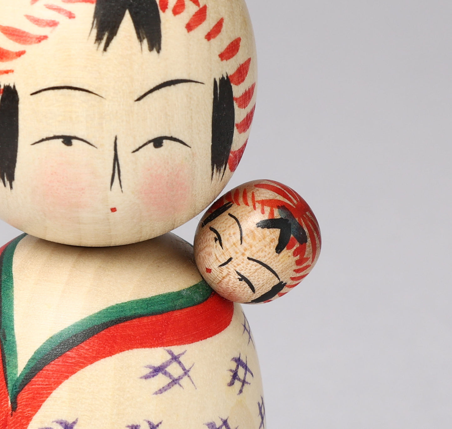 Komori-baby sitting kokeshi doll-子守りこけし | Yoshio OGASAWARA-Togatta style 小笠原義雄 (遠刈田系)