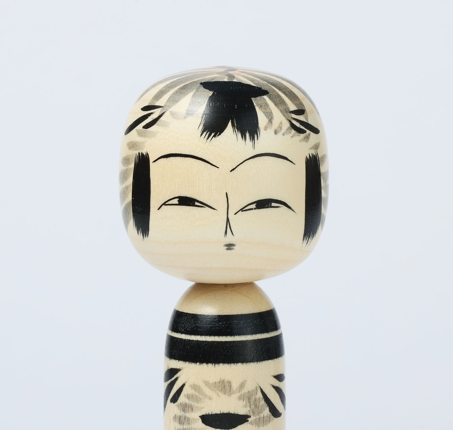 Sumie-black and white kokeshi doll-墨絵こけし | OGASAWARA, Yoshio 小笠原義雄 | Togatta style 遠刈田系 | 15.5cm in height