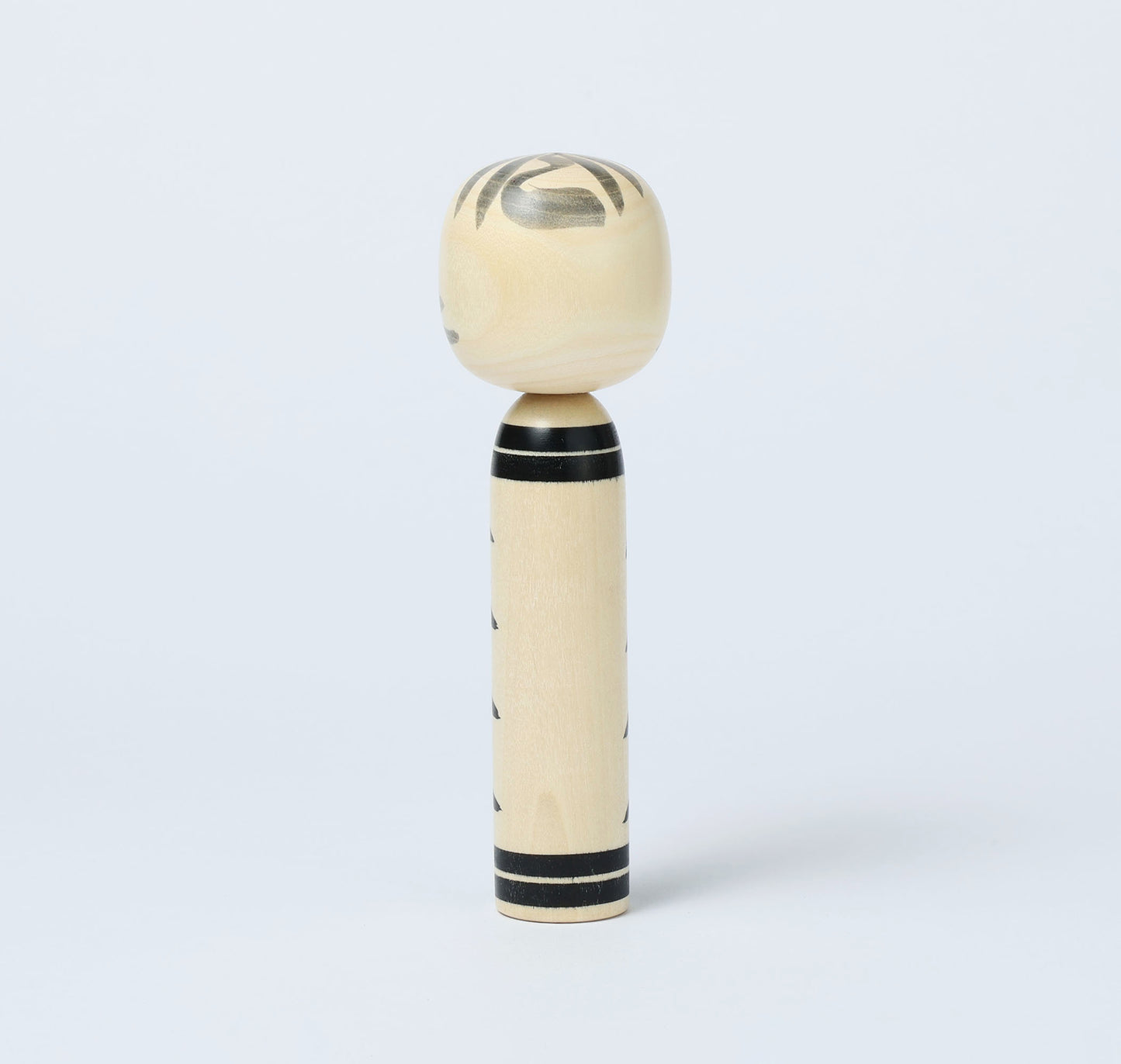 Sumie-black and white kokeshi doll-墨絵こけし | OGASAWARA, Yoshio 小笠原義雄 | Togatta style 遠刈田系 | 15.5cm in height