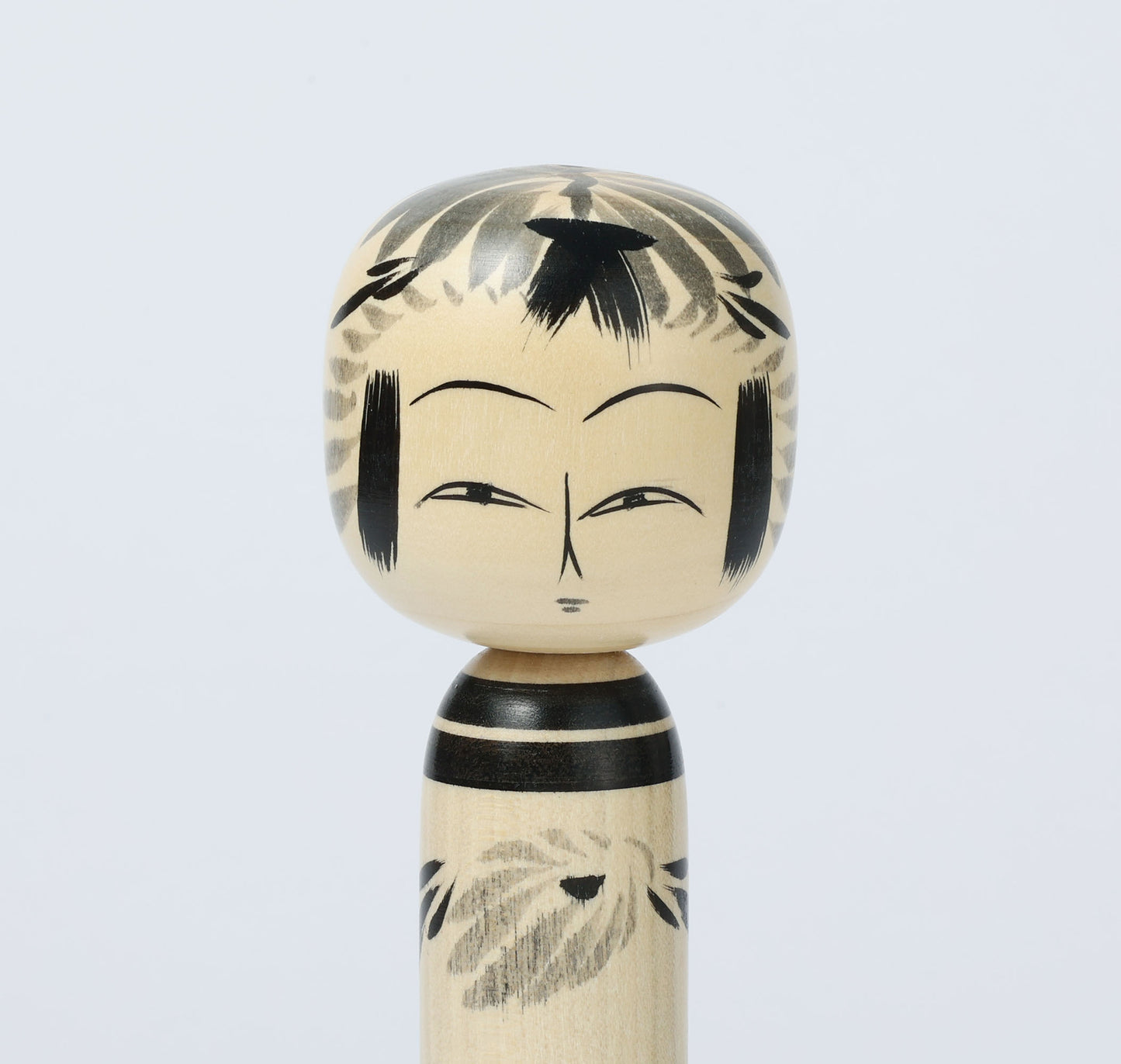 Sumie-black and white kokeshi doll-墨絵こけし | OGASAWARA, Yoshio 小笠原義雄 | Togatta style 遠刈田系 | 15.5cm in height